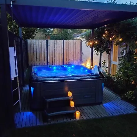 Op De Veluwe Met Privé Jacuzzi En Bar! Vakantiehuis Ermelo